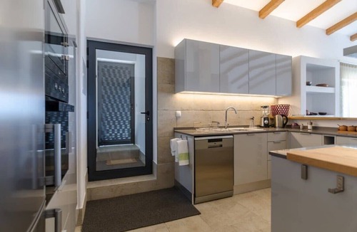 Ferragudo House | Villa Colom - Overlooks the gorgeous Praia Grande sandy beach