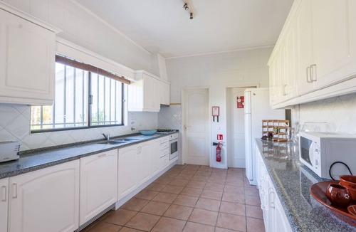 Verdizela House | Villa das Palmeiras mit großem Schwimmbad by Interhome