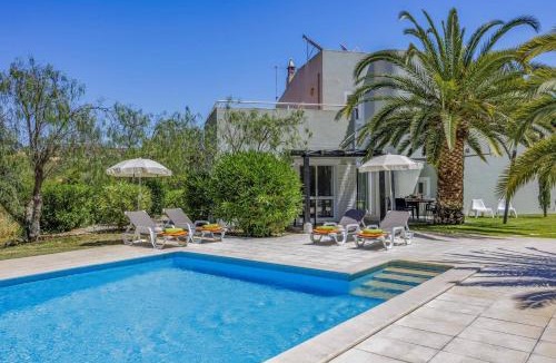 Caramujeira Villa | Villa Eucalipto by Villa Plus