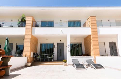 Mosqueira Apartment | Villa facing the pool by Algarve Dream Holiday