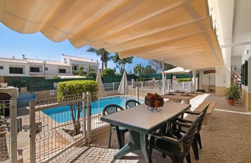 Urbanizacao dos Calicos House | Villa Guisado