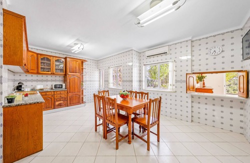 Lagoa e Carvoeiro Villa | Villa in the Valley with Private Pool