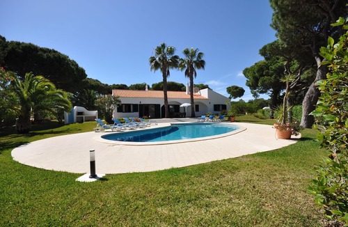 Quarteira Villa | Villa in Vilamoura with Pool near Golf Course
