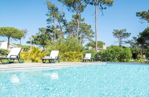 Colares Villa | Villa Jade - Typical Portuguese villa for 10 persons with pool, surrounded by nature and next to the beach