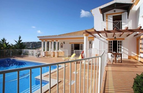 Albufeira Villa | Villa Juniper, fenced pool spacious house