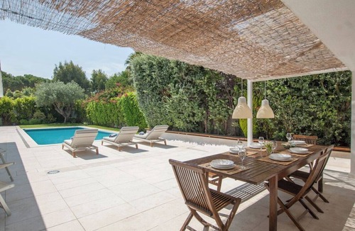 Meco Villa | Villa Linda - Family-friendly holiday villa close to natural park and wide beaches