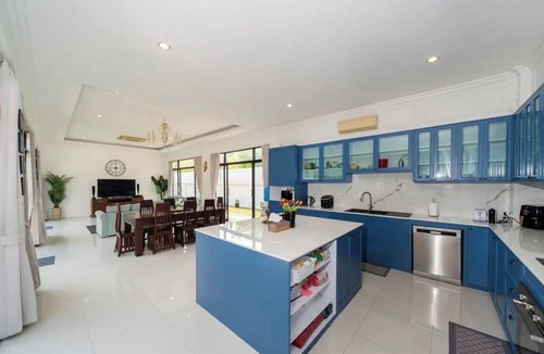 Choeng Thale Villa | Villa Lotus Heaven -Private 4BR Pool Villa. Phuket, Laguna area