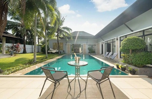 Choeng Thale Villa | Villa Lotus Heaven -Private 4BR Pool Villa. Phuket, Laguna area