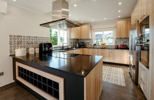 Olhao House | Villa Luso w/Heated Pool - Spacious & Peaceful