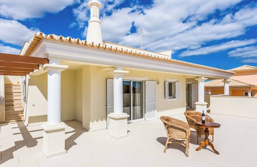 Gale Villa | Villa Luz Figueiras - Four Bedroom Villa, Sleeps 8