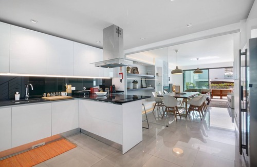 Correeira Villa | Villa 'Meluna' with Balcony, Wi-Fi and Air Conditioning