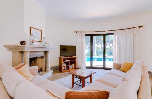 Quarteira House | Villa Mimi - Private T5 Oasis in the Heart of Vilamoura by LovelyStay