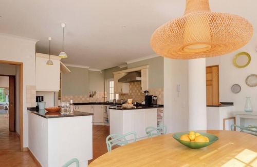 Bensafrim Villa | Villa Monte Estrelicias with large swimming pool, private tennis court and wooded grounds.