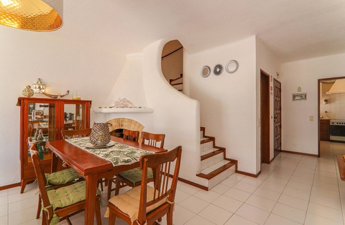 Alporchinhos Villa | Villa 'Mourisca' with Shared Pool, Private Garden and Wi-Fi