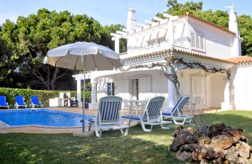Quarteira House | Villa near Marina with Private Pool