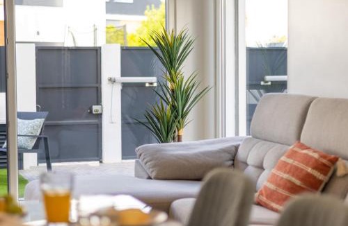 Seixal House | Villa Piscina Aquecida 3 Suítes 10 Hóspedes