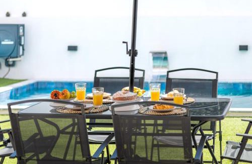 Seixal House | Villa Piscina Aquecida 3 Suítes 10 Hóspedes