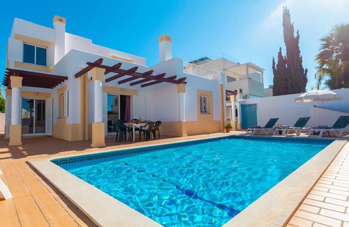 Castelo Villa | Villa pool and ping pong in Albufeira