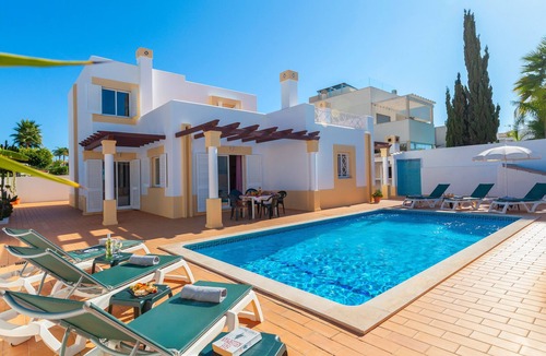 Castelo Villa | Villa pool and ping pong in Albufeira