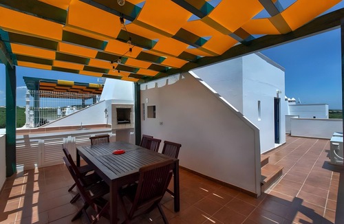 Retur Villa | Villa 'Praia Verde Beach House' with Sea View, Wi-Fi and Air Conditioning