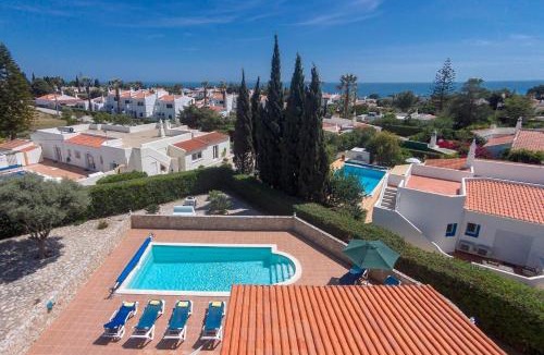 Vale de Centianes Villa | Villa Rocha Family villa Near Ocean Pool BBQ