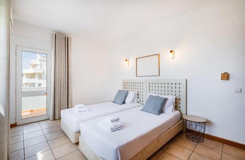 Albufeira Villa | Villa Rosal by SignatureStays - Heated Pool