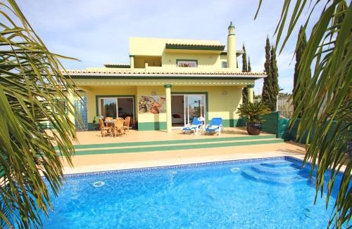 Estombar House | Villa Saint Thomas - Moradia tranquila com piscina aquecível em Carvoeiro