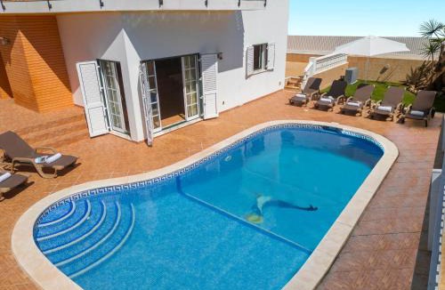 Correeira House | Villa Saona - com BBQ e piscina aquecível em Albufeira