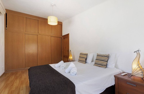 Caramujeira Villa | Villa "Silvia" with Private Pool & Wi-Fi