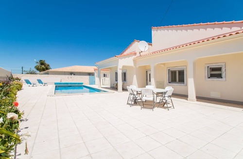 Vale de Parra Villa | Villa sleeps 8/9 in Vale de Parra, Albufeira area, Algarve Portugal, £1200-£2975