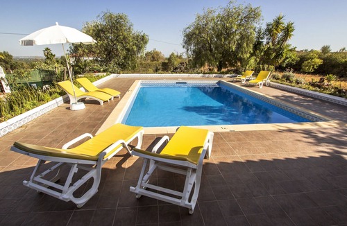 Franqueira Villa | Villa Tropical - Ideal for family holidays: private pool and tennis court