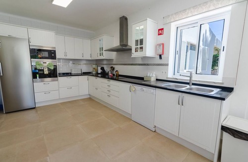 Poco Partido Villa | Villa Ursa | 6 bedrooms | Jacuzzi | Benagil