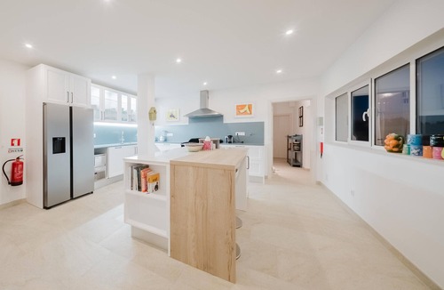 Tavira Villa | Villa Valentina - Beach & golf getaway rental with 7 bedrooms, rooftop and pizza oven