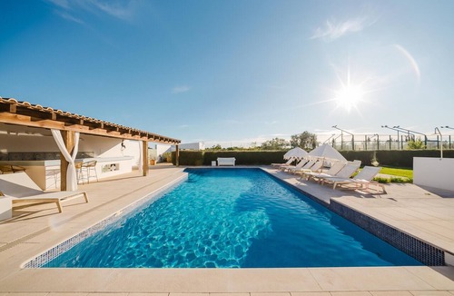 Tavira Villa | Villa Valentina - Beach & golf getaway rental with 7 bedrooms, rooftop and pizza oven