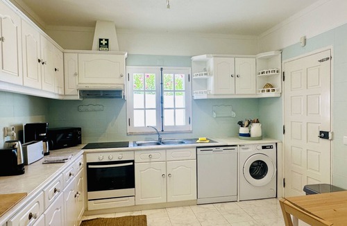 Quarteira Villa | Villa Verde | Private Pool | 9 Pax | Vilamoura