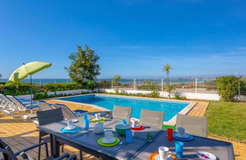 Gale Villa | Villa Villa Blue Ocean by Interhome