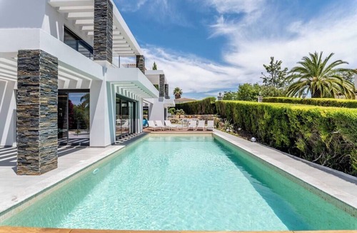 Estombar Villa | Villa Vogue by Indigo