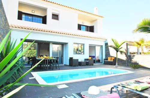 Urbanizacao dos Calicos Villa | Villa Waikiki - Moradia familiar com BBQ e piscina aquecível