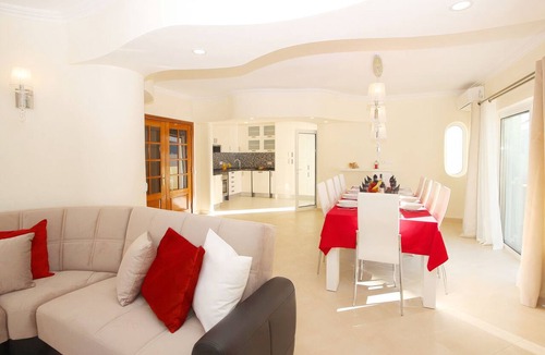 Gale Villa | Villa with heatable pool, gym and BBQ