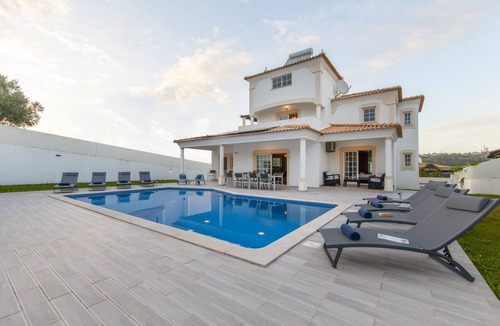 Albufeira Villa | Villa with heatable pool and BBQ