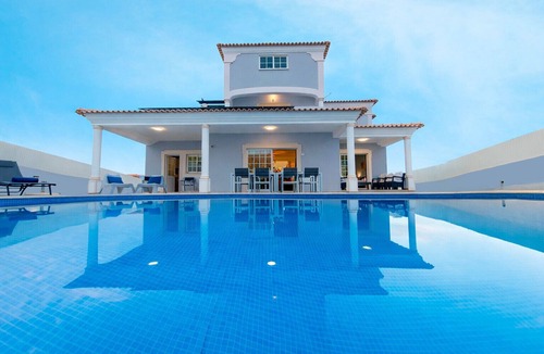 Albufeira Villa | Villa with heatable pool and BBQ