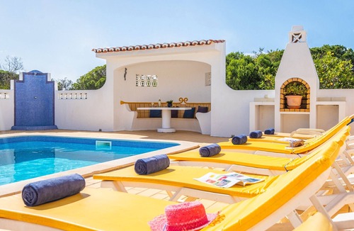Carvoeiro Villa | Villa with heatable pool & BBQ, Carvoeiro