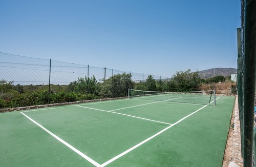 Olhao Villa | Villa with Heated Pool, Tennis Court, Jacuzzi, Games Room, WIFI and AC