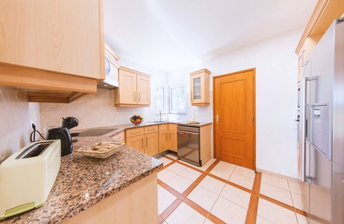 Lagoa e Carvoeiro Villa | Villa with jacuzzi and BBQ in Lagoa