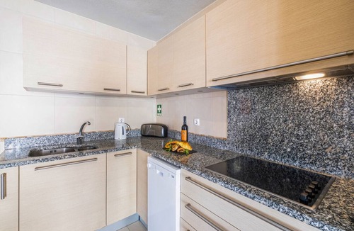 Areias de Sao Joao Villa | Villa with pool and BBQ in Oura