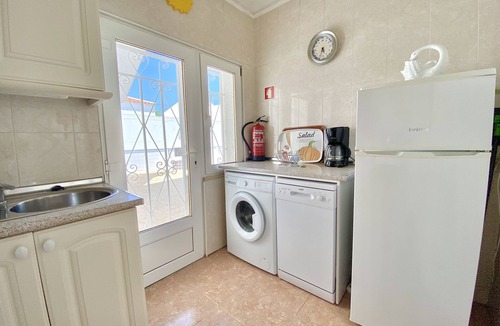 Mato Serrao Villa | Villa with 2 bedrooms, BBQ and private pool on Praia do Carvoeiro