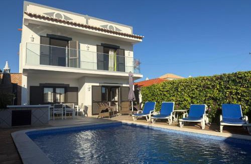 Mosqueira Villa | Vivenda Silvestre Family House