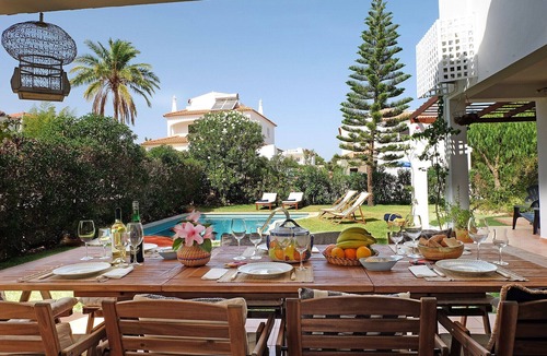 Quarteira Villa | VV Beautiful Villa w/pool | A/C | VILAMOURA!