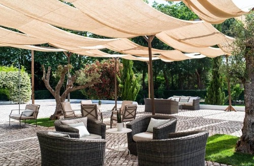 Mafra Apartment | Wellness Vineyard Stay | 6.7 mi to AdegaMãe Winery | Pool Access Relax