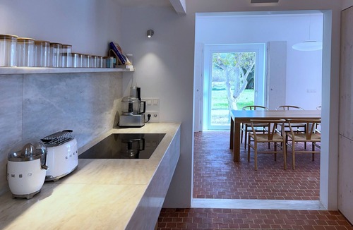 Quarteira Villa | Where the lagoon meets the ocean - a tranquil architectural sanctuary